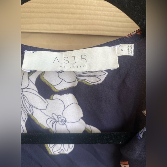 ASTR dress! - Picture 2 of 5